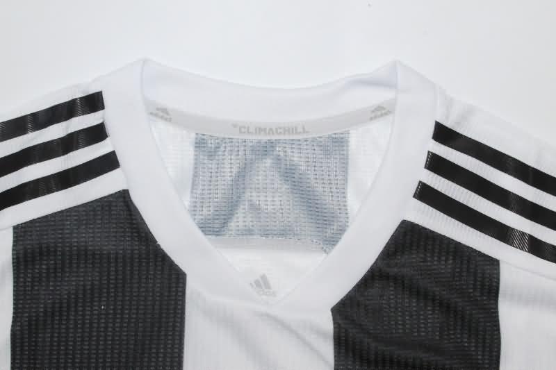 Juventus Soccer Jersey Home Retro (Player) 2018/19